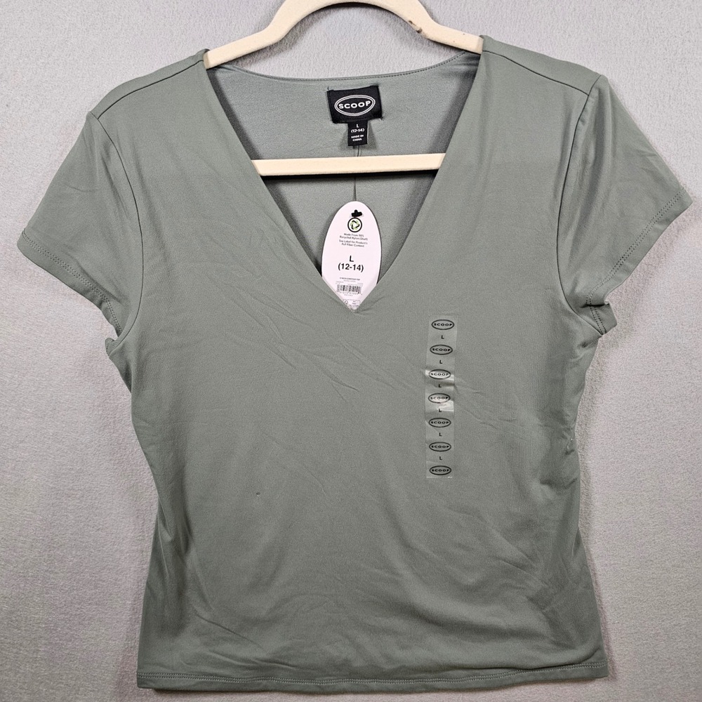 Scoop Womens V-Neck Contour Top Muted Green Short Sleeve Size L SS2030 NWT